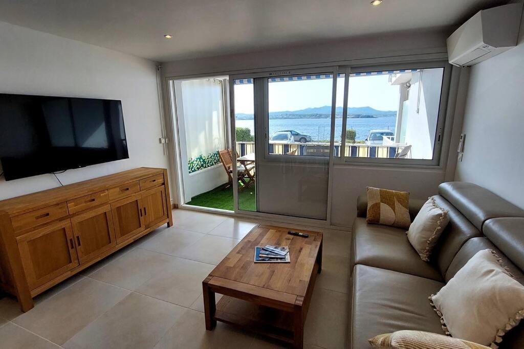 Front De Mer - Emplacement Prise Au Calme - T2 Moderne Et Entierement Climatise - Tout A Pieds Sanary-sur-Mer Exteriör bild